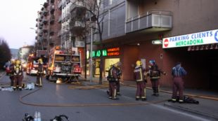 incendi, mercandona, salt, aparcament