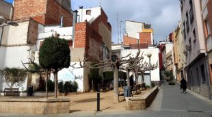 La plaça de Dalt de Puig, on l'Ajuntament de Lloret ja ha expropiat alguns edificis per enderrocar-los i esponjar l'espai