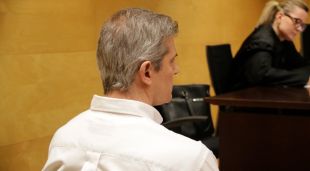 De perfil, el massatgista de la Bisbal d'Empordà acusat d'agredir sexualment una menor