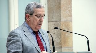 Santos Santamaria, a l'acte d'homenatge del Parlament al seu fill el 2012