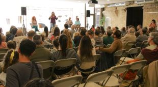 La presentació del conte 'Sant Jordi' de Dàmaris Gelabert a Calonge i Sant Antoni