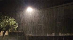 La tempesta vista des de Verges, aquesta matinada
