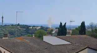 La columna de fum vista des de Montjuïc