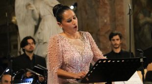 La soprano Sara Blanch durant l'actuació a l'església de San Pietro in Montorio, a Roma