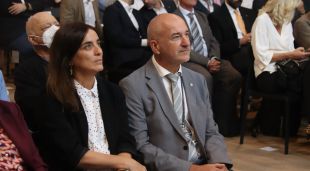 La consellera d'Universitats i Recerca, Núria Montserrat i el rector de la Universitat de Girona, Quim Salvi