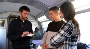 Les classes de català s'imparteixen al vagó bar