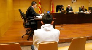 D'esquenes, l'acusat de violar l'exparella a Berga