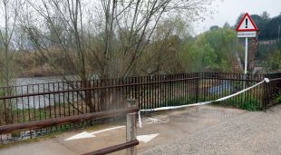 Accés al riu Ter tallat al barri de Pont Major de Girona