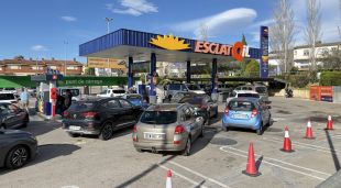 Una gasolinera de Figueres aquest mes d'abril