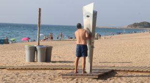 Una dutxa a Platja d'Aro