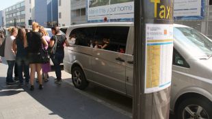 taxi, aeroport, clients