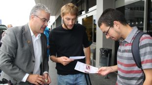 solidaritat, aeroport, independència
