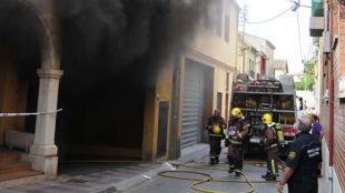 incendi, cotxes, llagostera