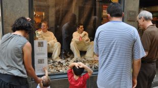aturats, performance, aparador, Figueres