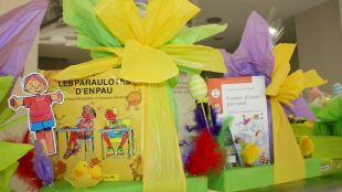 mones, pasqua, literatura