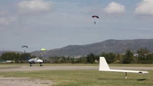skydive, paracaigudistes