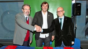 Signatura del conveni per a la creació de la Càtedra AQUA a Sant Hilari Sacalm © ACN