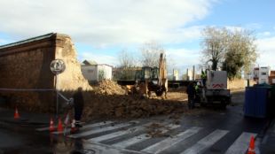 Imatge del mur que aquest dimarts al matí ha caigut a Palafrugell, al Baix Empordà © ACN