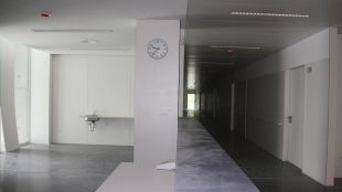 L'interior del nou hospital comarcal de la Garrotxa amb les obres enllestides fa un any (arxiu) © ACN