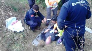 L'home ha estat localitzat conscient però amb símptomes d'hipotèrmia © Bombers