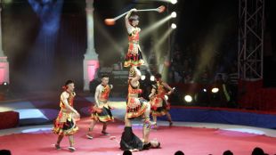 Actuació dels 'Yunnan Acrobatic Troupe' © ACN
