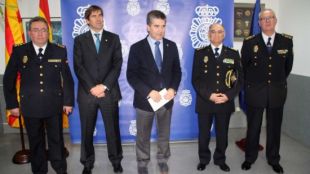 El director general de la policia, Ignacio Cosidó, durant la visita a les comarques gironines © ACN