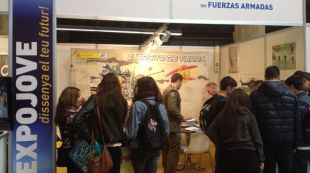 Estand de l'exèrcit a l'Expojove