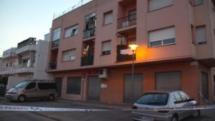 La deflagració ha fet esclatar els vidres, que han caigut al carrer © ACN