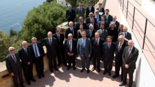 Els representants de les cambres catalanes, patronals i entitats empresarials, aquest matí © ACN