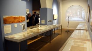 La sala d'exposicions s'inaugura amb una mostra dedicada a l'obra que Rafael Masó va dissenyar © ACN
