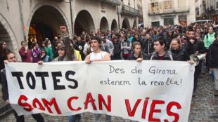 La manifestació de Girona ha aplegat unes 300 persones © ACN
