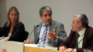 El portaveu del Govern, Francesc Homs, ha signat aquest divendres un conveni de col·laboració amb la Fundació ONCE ©ACN