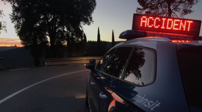Dos ferits, un d'ells crític, en un accident entre un cotxe i un camió a Borrassà