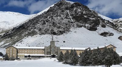 Roben una caixa forta de 300 quilos a l’hotel de la Vall de Núria i l'abandonen en un marge