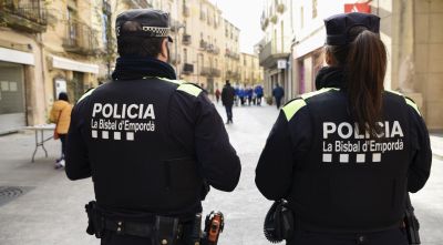 Una veïna de la Bisbal acaba citada per negar-se a identificar-se en denunciar aldarulls al carrer