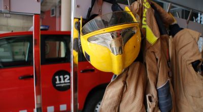Tres persones ateses per inhalació de fum en un incendi d'una cuina a Girona
