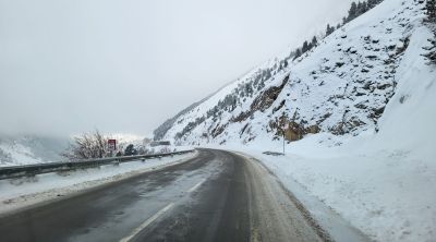 Una carretera gironina tallada per la neu i tres més amb obligatorietat de cadenes
