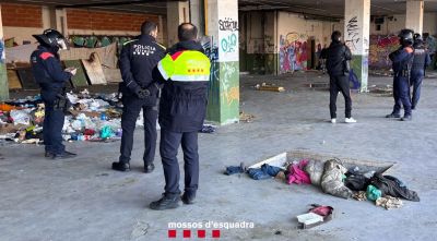 Girona desallotjarà els sensesostre que malviuen a l'antiga fàbrica abandonada del carrer Barcelona