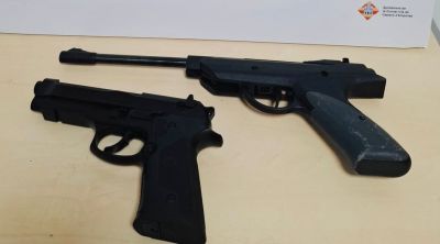 Intervingudes dues armes a la zona d’oci nocturn d’Empuriabrava