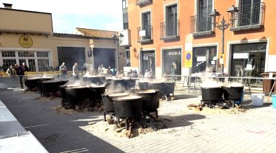 Vidreres posa al foc 30 peroles de 100 litres per celebrar el tradicional ranxo