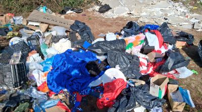 Denuncien dos locals d’oci de Girona per un abocament il·legal de residus en una pista forestal