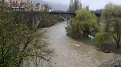La borrasca Regina perd força però dos rius gironins segueixen baixant amb força
