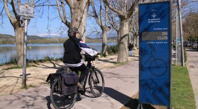 Banyoles instal·la un comptador de bicicletes al davant de l'Estany