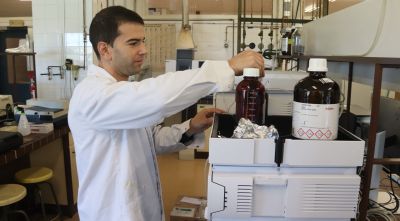 La UdG incorpora un equip pioner per mesurar el pes molecular de polímers