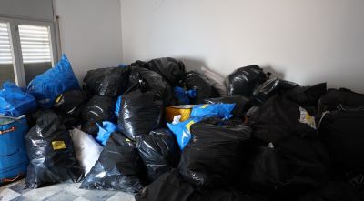 Vuit detinguts i uns 3.900 productes falsificats decomissats en un cop contra el top manta a Roses