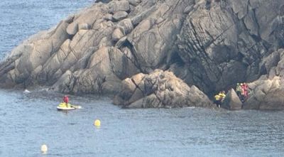 Ferit greu un jove en colpejar-se contra les roques mentre saltava al mar a Palamós