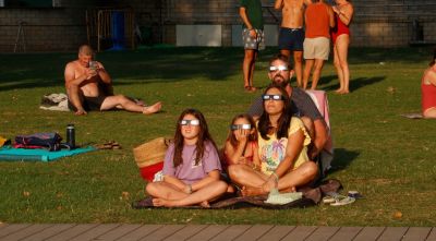 Salut registra 16 consultes a Girona per l’eclipsi i alerta de possibles lesions oculars