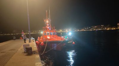 Tres ferits en enfonsar-se una embarcació amb set tripulants a les illes Formigues