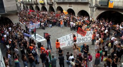Unes 700 persones es manifesten a Girona pel dret a l''habitatge