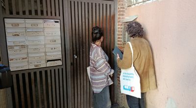 El projecte A-Porta de Salt beneficia 1.716 veïns després de visitar 850 llars en un any
